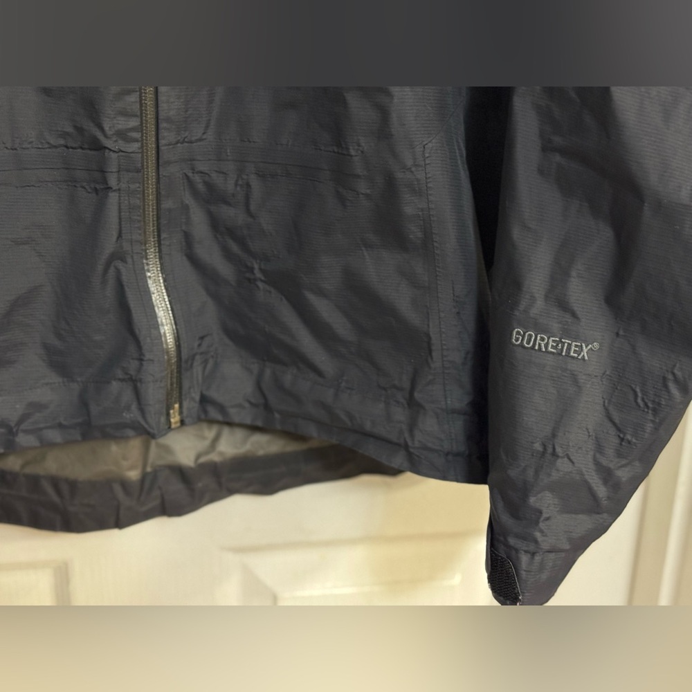 Patagonia M’s Super Cell Jacket – GORE-TEX Paclite® – Size M – Black - Picture 4 of 16